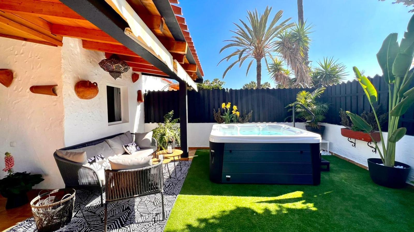Oasis Beach Holiday Home With Jacuzzi Playa del Inglés Esterno foto